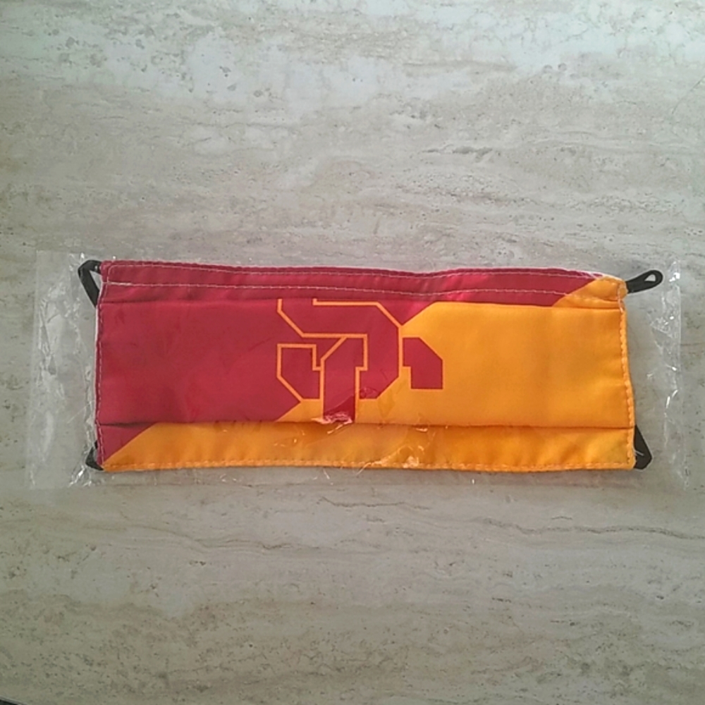 NWT USC Red/yellow logo mask. One size.